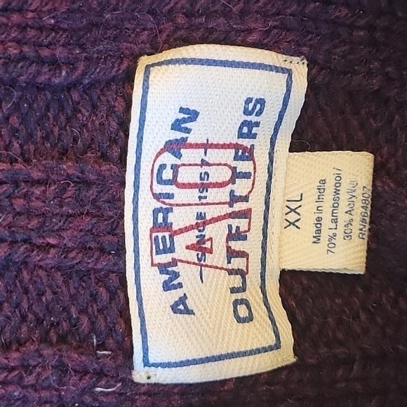 American OUTFITTERS burgundy and black lambswool mock sweater.  Size is XXL - Picture 5 of 6